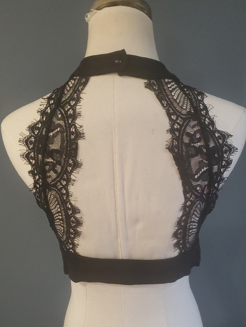 Lulu's Black Crop Top Size L - Picture 1 of 11